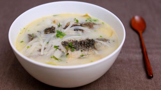 蘿卜絲鯽魚湯